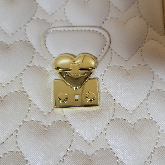 Betsey Johnson Heart Tote ❤️ - Picture 7 of 12
